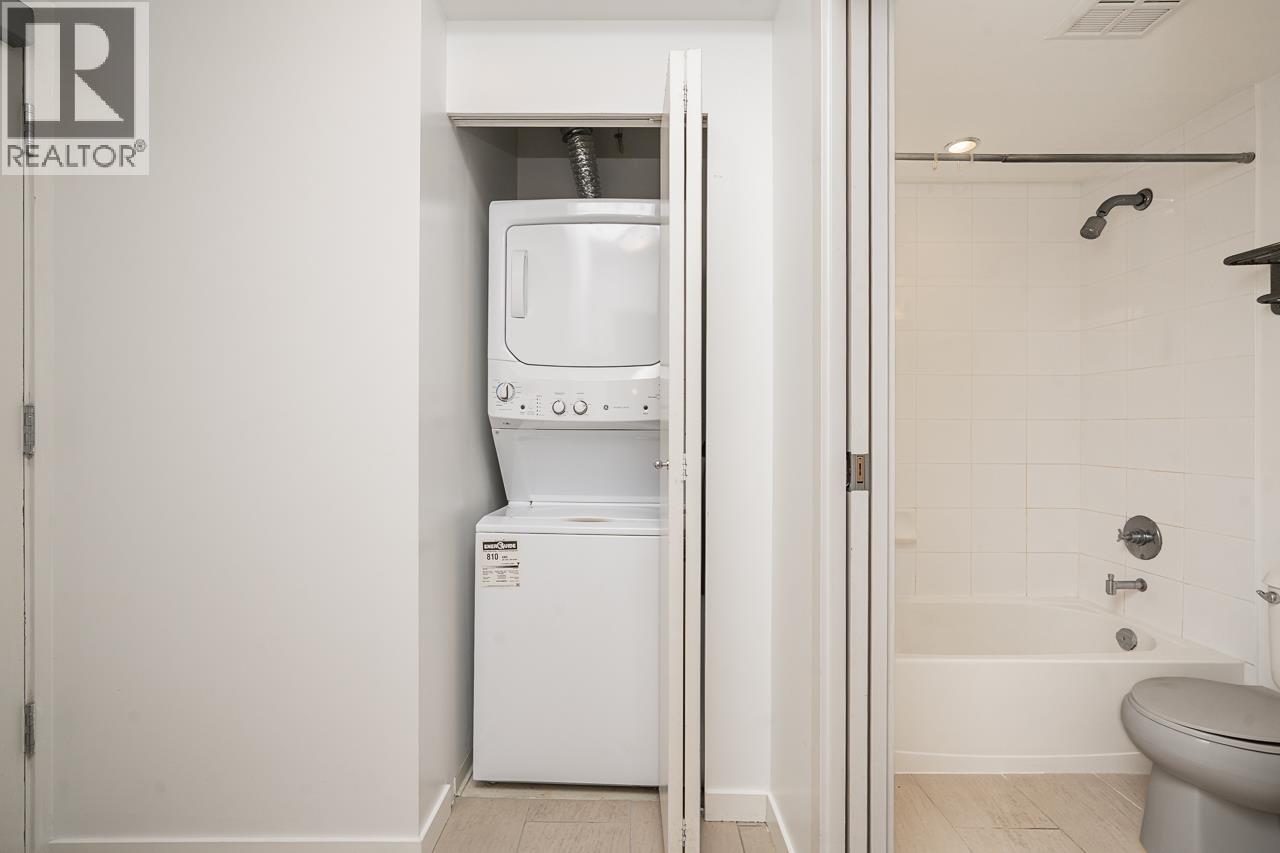 1303 480 ROBSON STREET