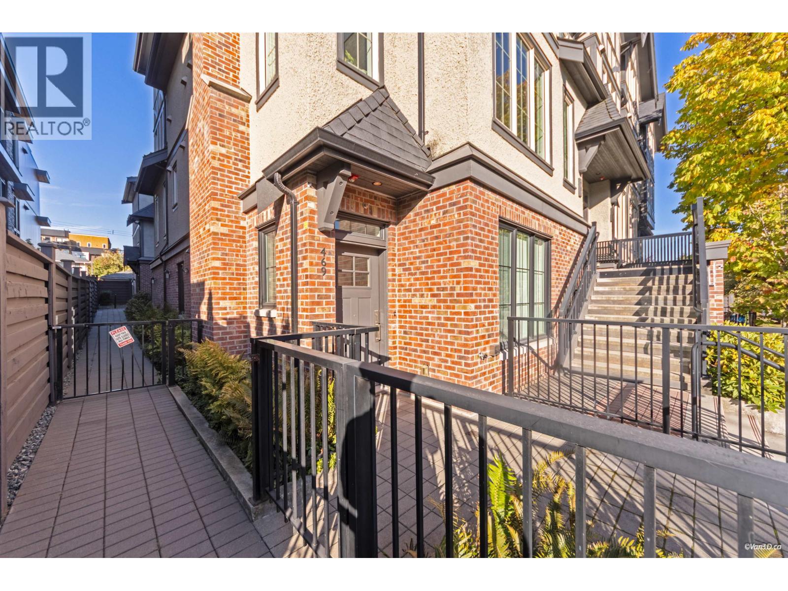 469 W 63 Avenue, Vancouver, British Columbia  V5X 2J3 - Photo 2 - R3176325