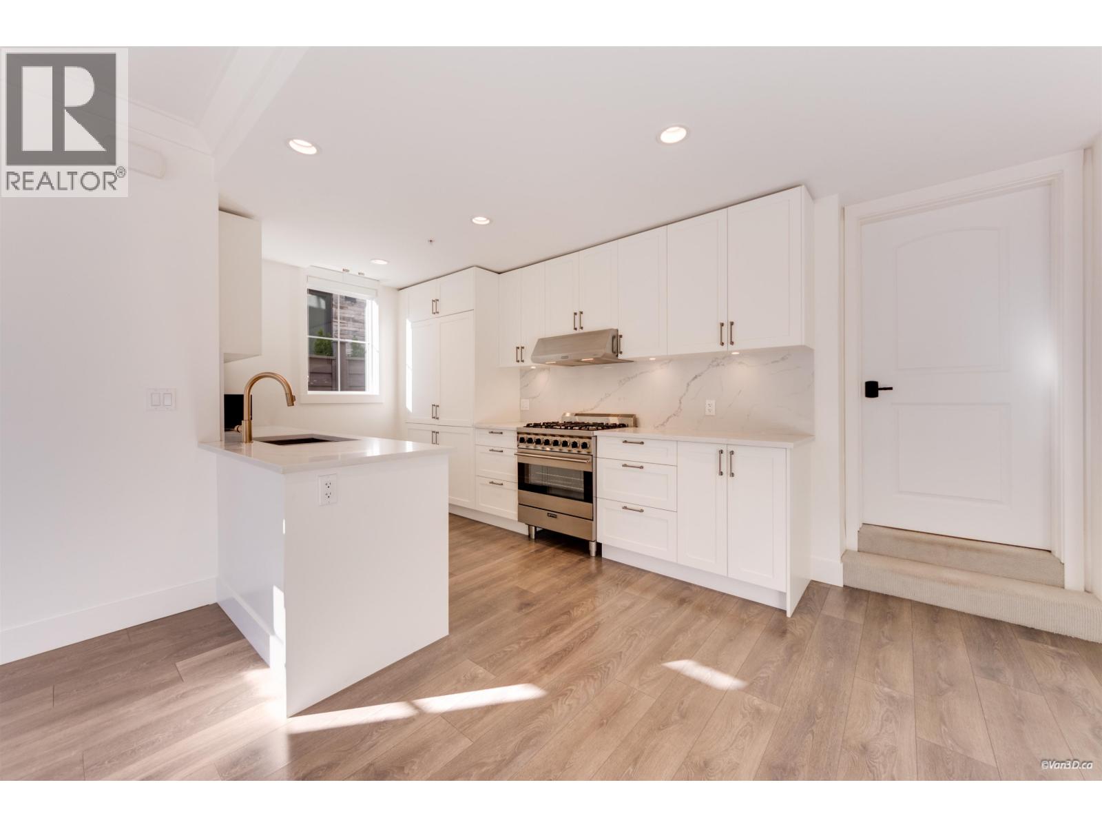 469 W 63 Avenue, Vancouver, British Columbia  V5X 2J3 - Photo 9 - R3176325