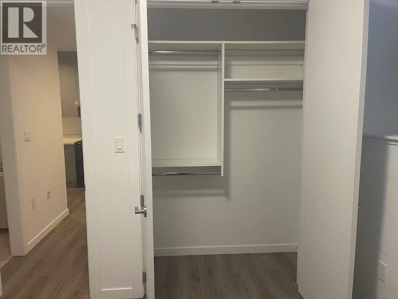 1 Bed Suite 5349 Patrick Street, Burnaby, British Columbia  V5J 3B2 - Photo 3 - R3176344