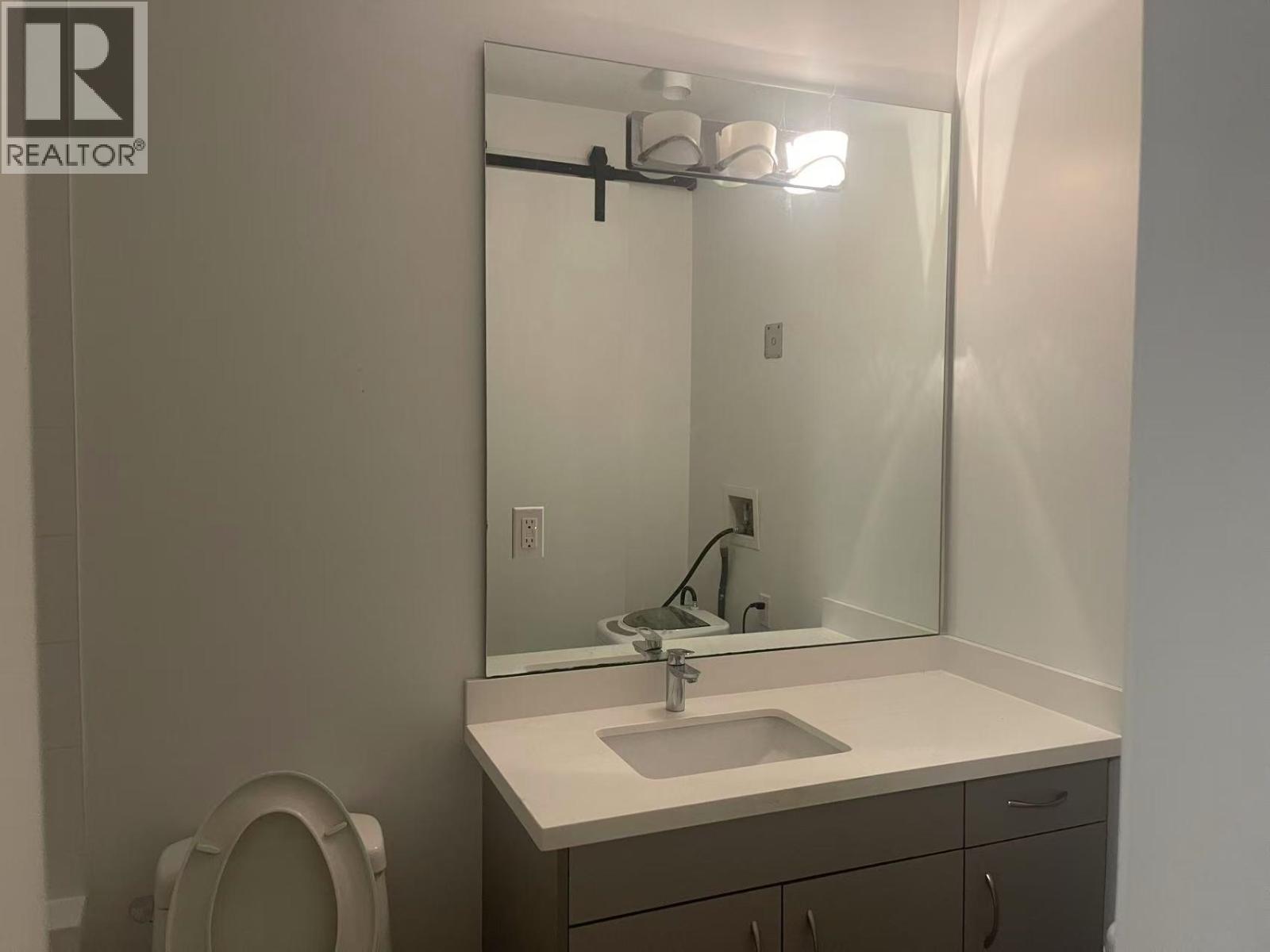 1 Bed Suite 5349 Patrick Street, Burnaby, British Columbia  V5J 3B2 - Photo 5 - R3176344