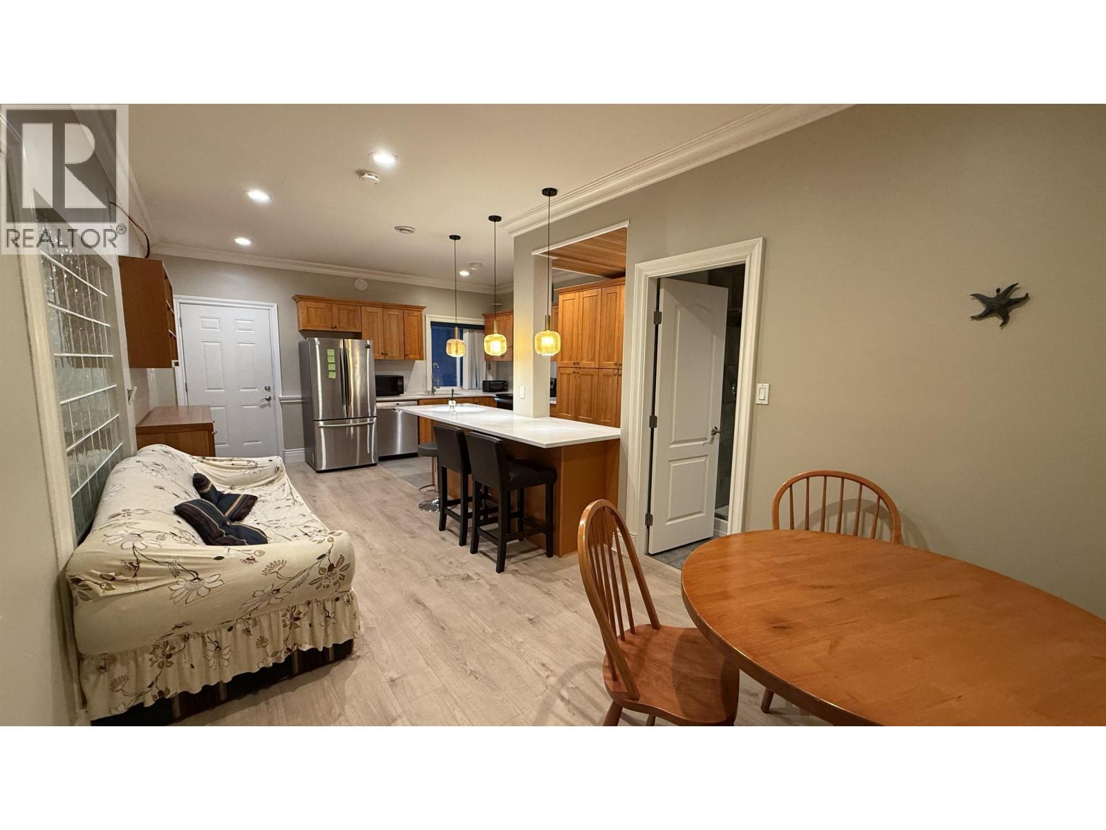 1 Bed Basement 7000 Burris Street, Burnaby, British Columbia  V5E 1Z1 - Photo 1 - R3176345