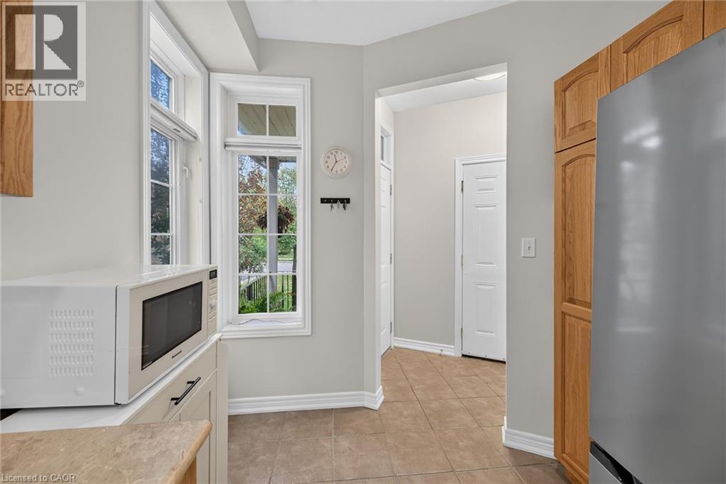 53 Sunnycroft Court, Waterdown, Ontario  L0R 2H4 - Photo 6 - 40871812