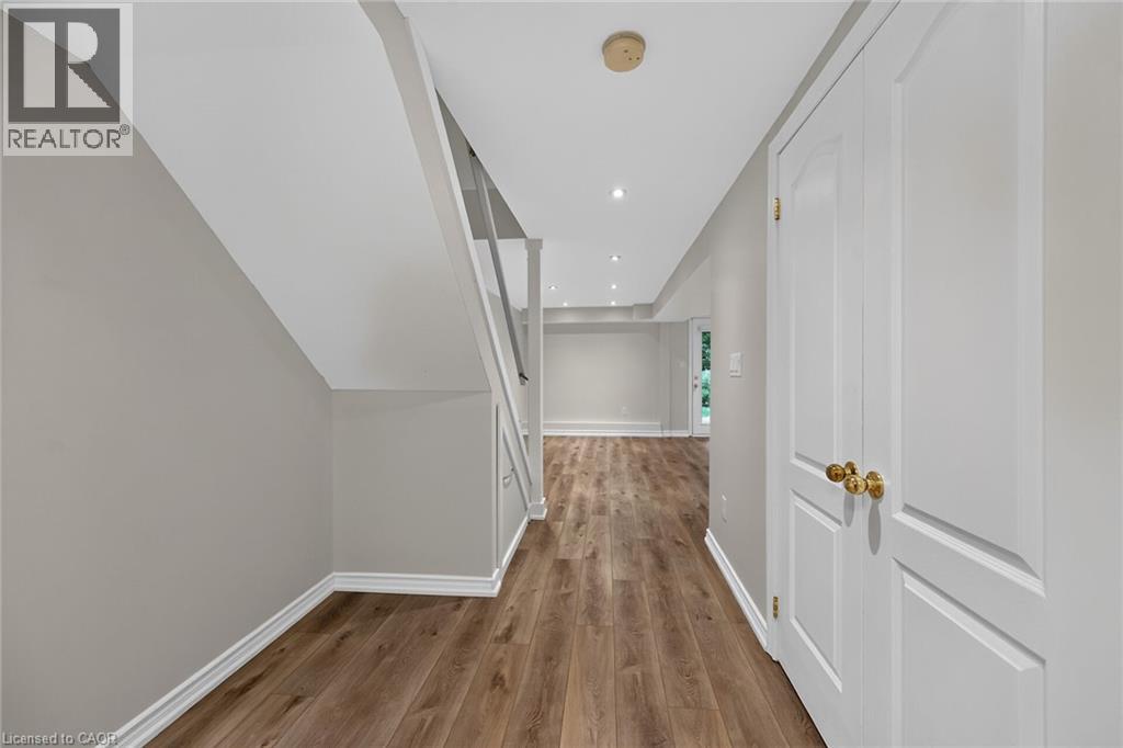 53 Sunnycroft Court, Waterdown, Ontario  L0R 2H4 - Photo 35 - 40871812