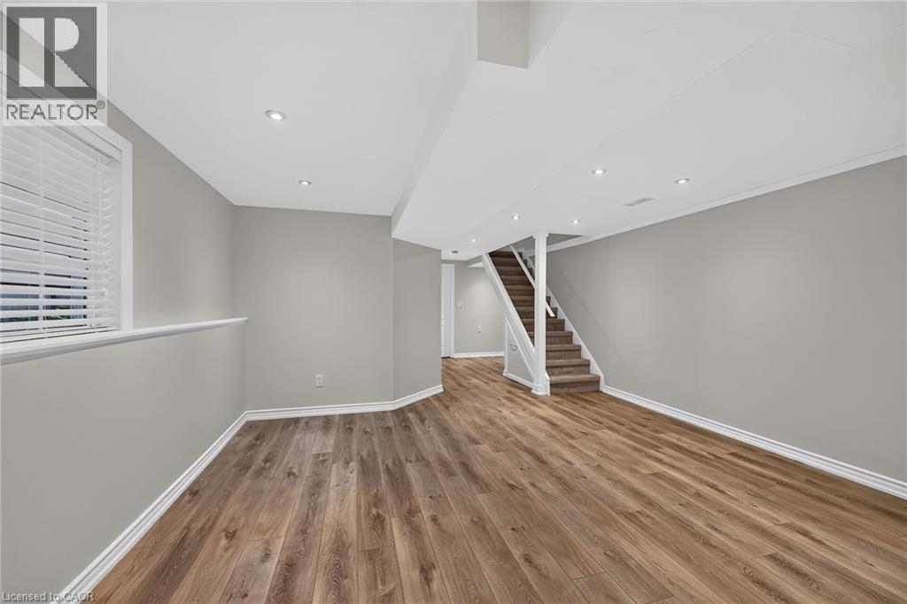 53 Sunnycroft Court, Waterdown, Ontario  L0R 2H4 - Photo 36 - 40871812