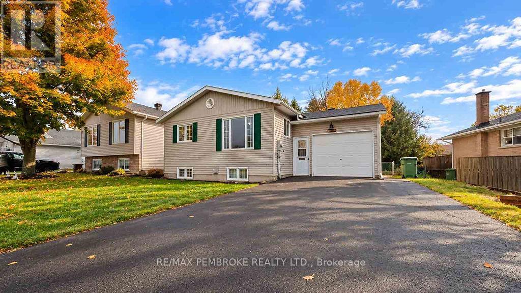 182 MARKET STREET, Pembroke, Ontario