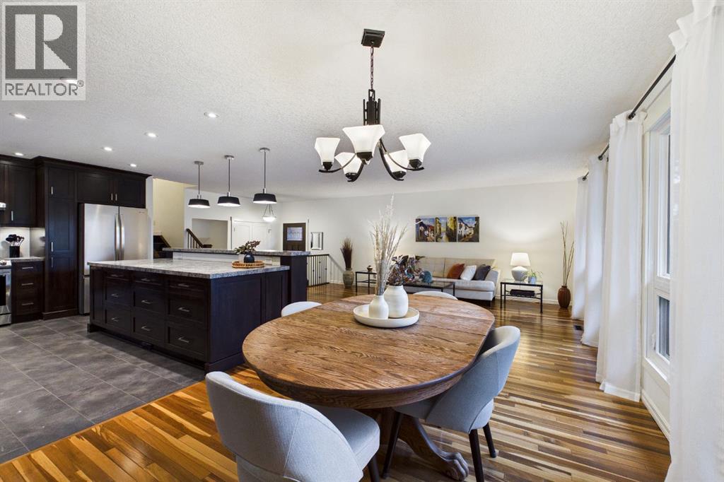 43 Beaconsfield Rise NW, Calgary, Alberta  T3K 1X3 - Photo 8 - A2346303