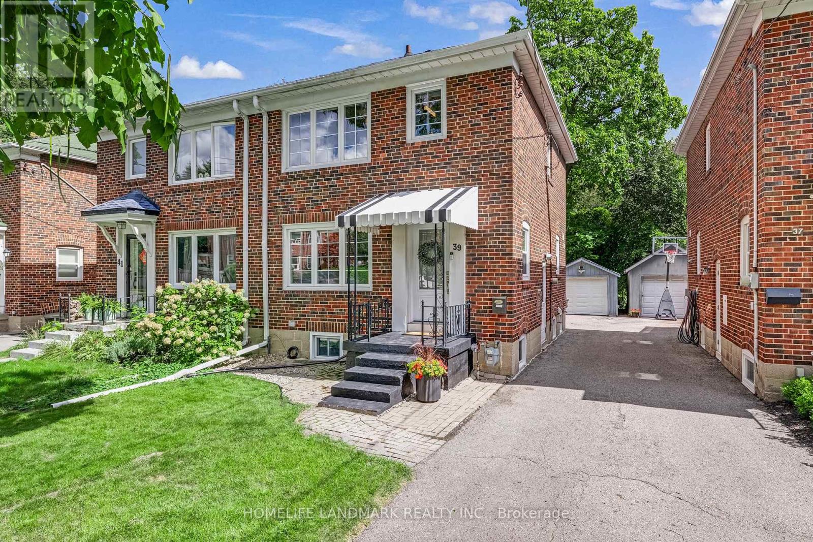 39 Brentcliffe Road, Toronto (Leaside), Ontario  M4G 3Y4 - Photo 1 - C14090290