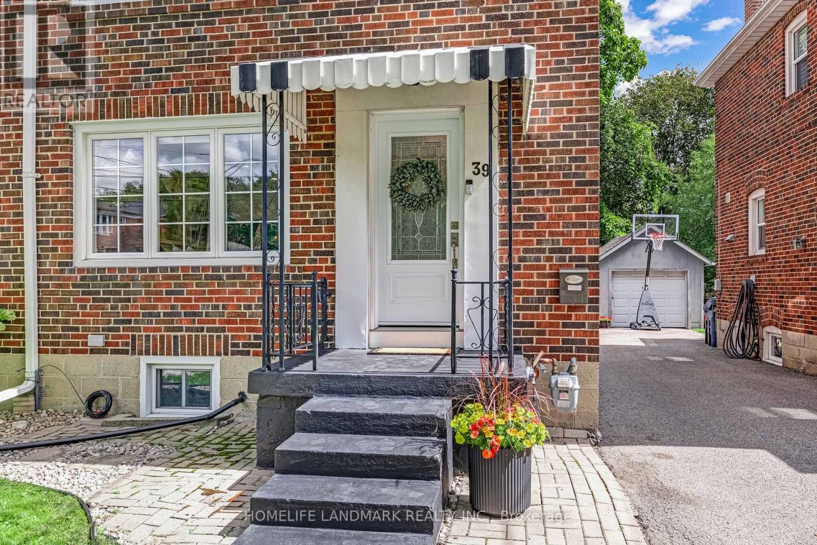 39 Brentcliffe Road, Toronto (Leaside), Ontario  M4G 3Y4 - Photo 3 - C14090290