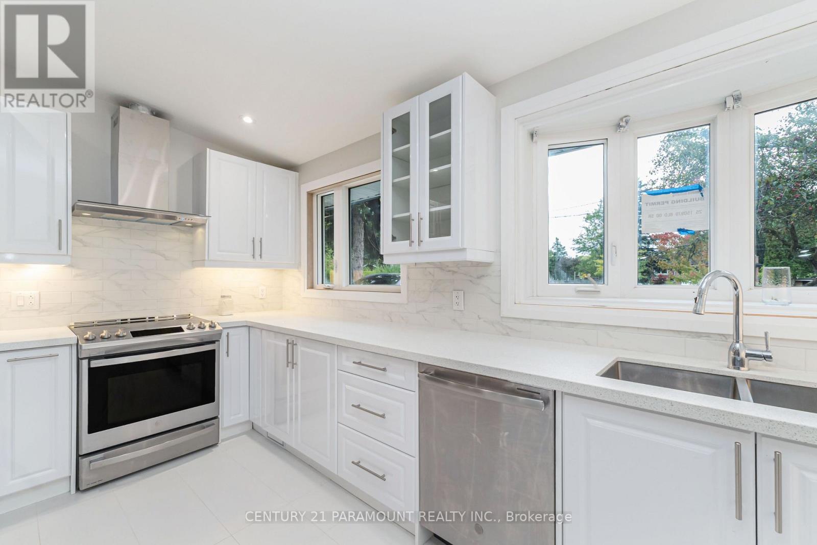 8 Waterfield Drive, Toronto (Bendale), Ontario  M1P 3W5 - Photo 18 - E14090258