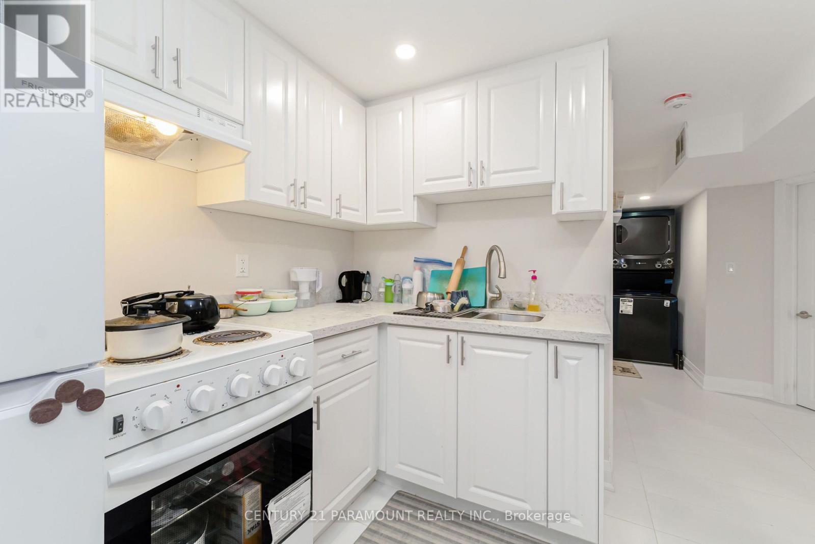 8 Waterfield Drive, Toronto (Bendale), Ontario  M1P 3W5 - Photo 33 - E14090258