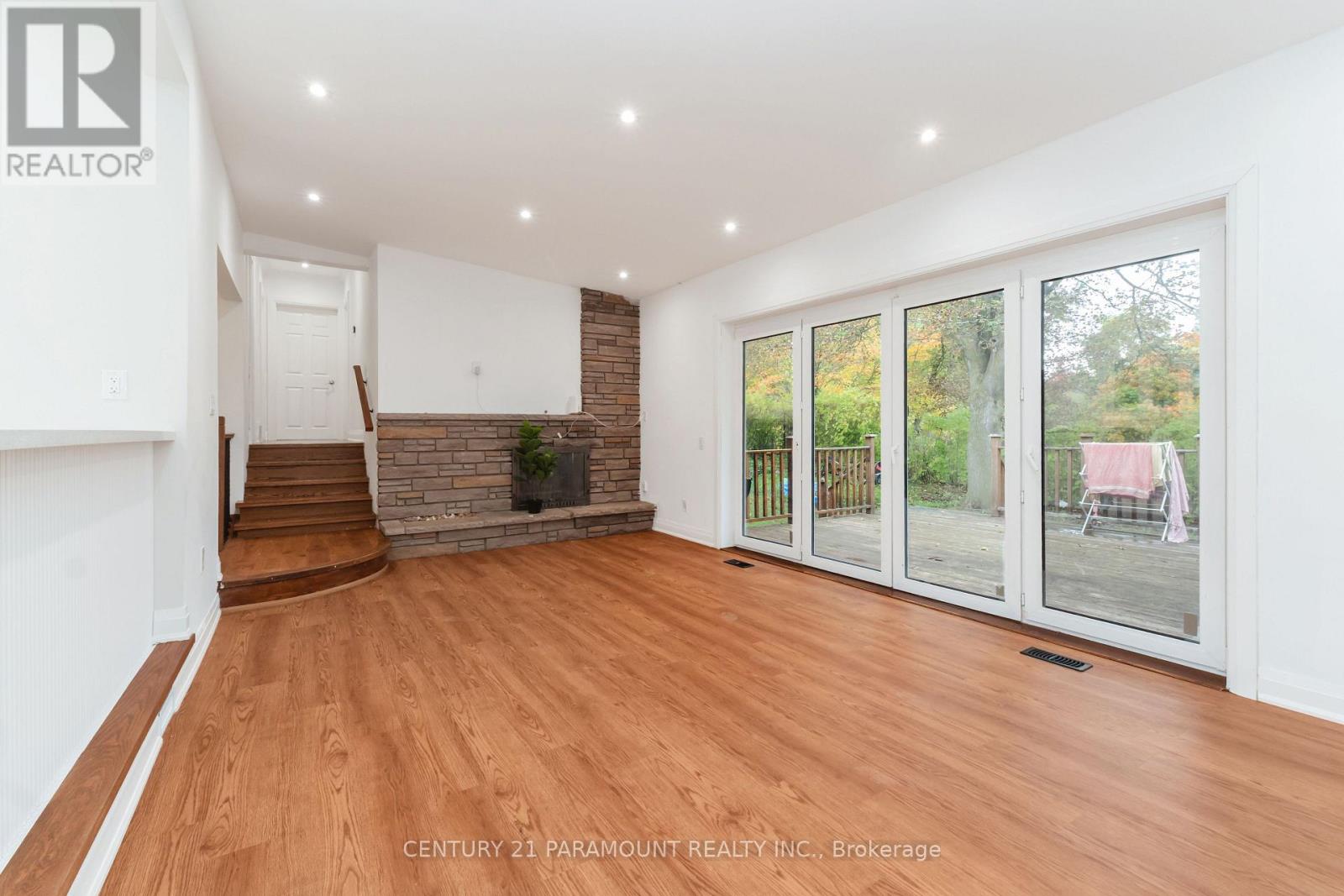 8 Waterfield Drive, Toronto (Bendale), Ontario  M1P 3W5 - Photo 9 - E14090258