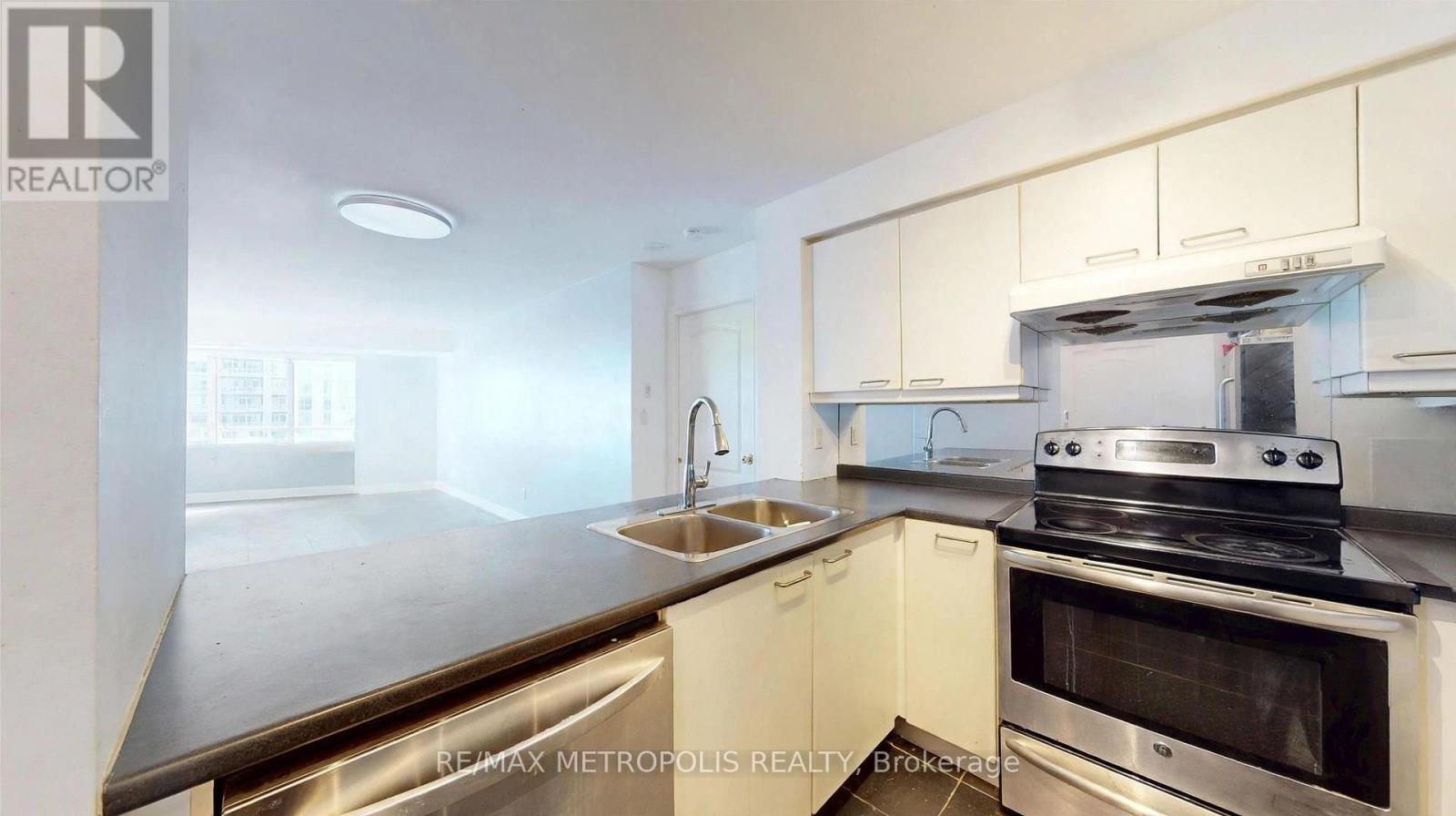 816 - 2111 Lake Shore Boulevard W, Toronto, Ontario M8V 4B2 - Photo 10 - W13885038