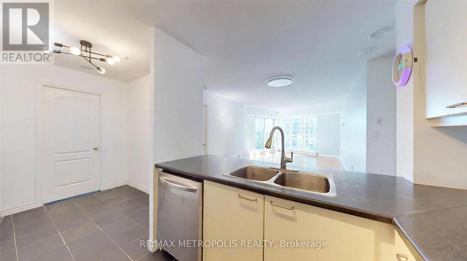 816 - 2111 Lake Shore Boulevard W, Toronto, Ontario M8V 4B2 - Photo 9 - W13885038