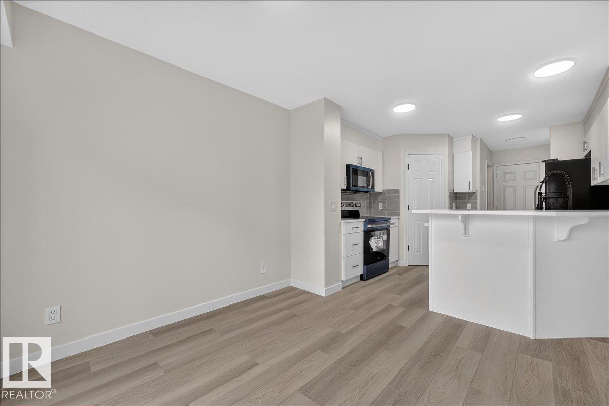 #49 1128 156 ST NW