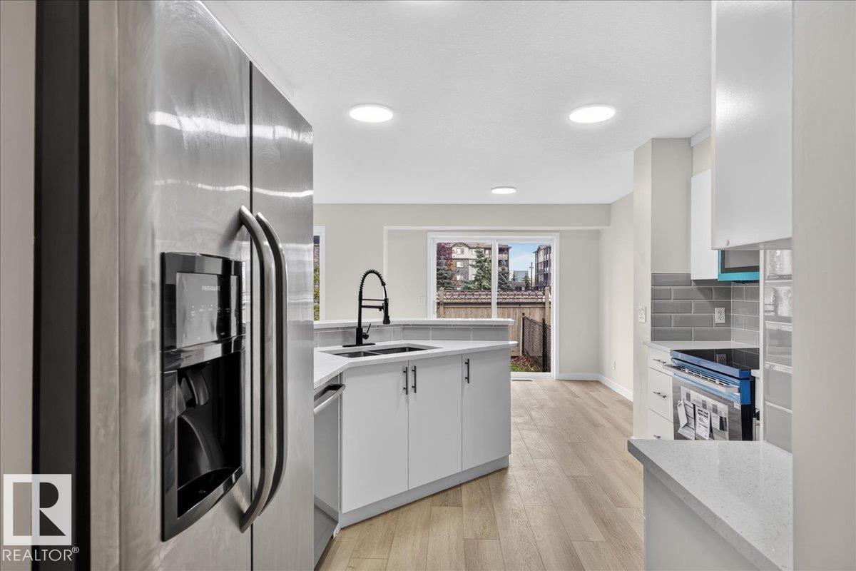 #49 1128 156 ST NW