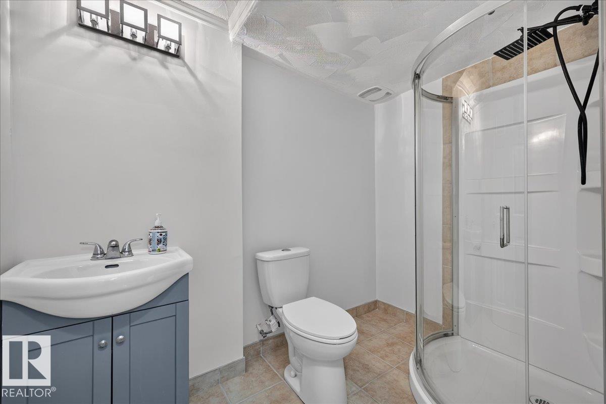#49 1128 156 ST NW