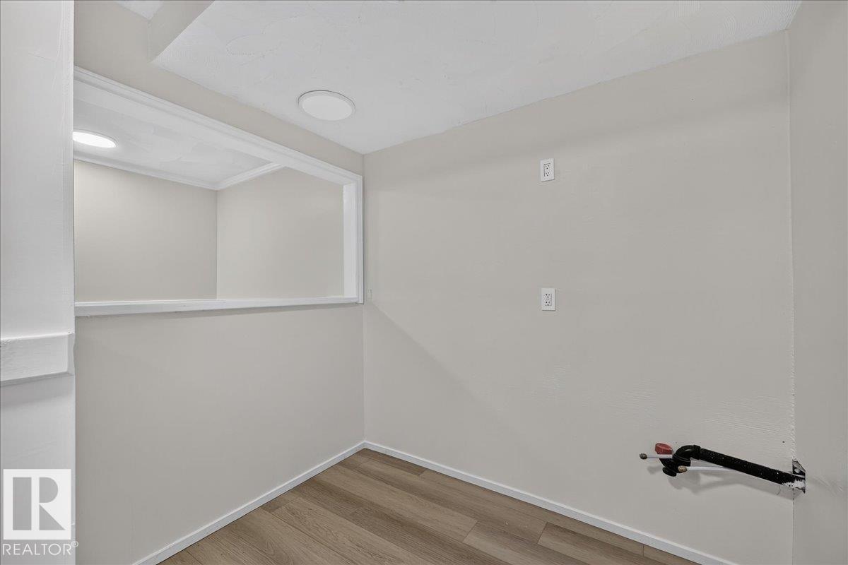 #49 1128 156 ST NW
