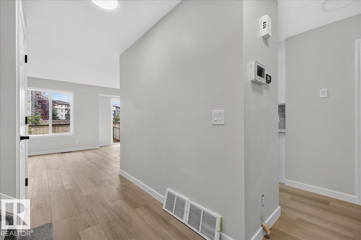 #49 1128 156 ST NW