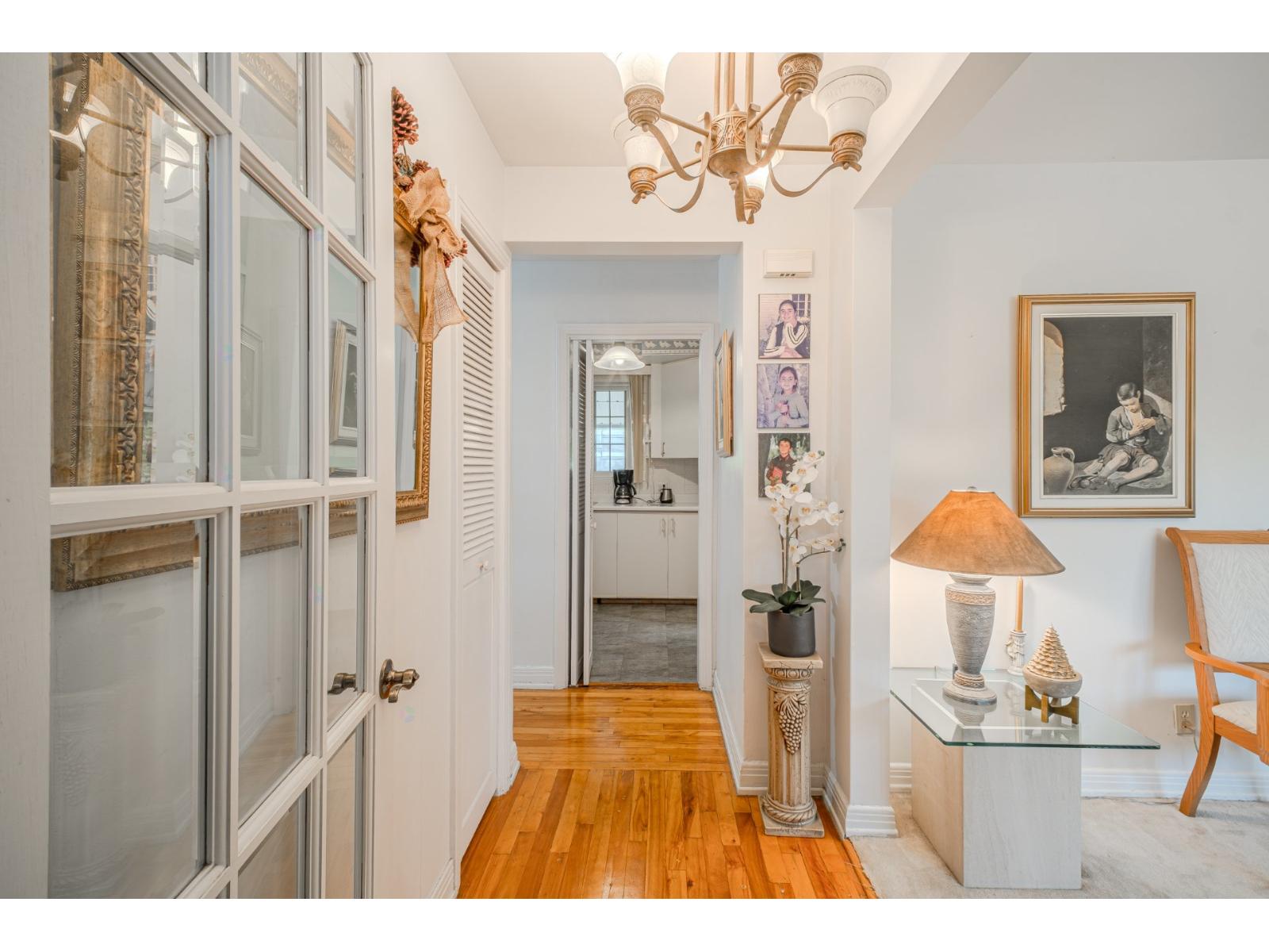 52 4e Avenue S. Montréal (Pierrefonds-Roxboro) Quebec Canada H8Y2M4 5