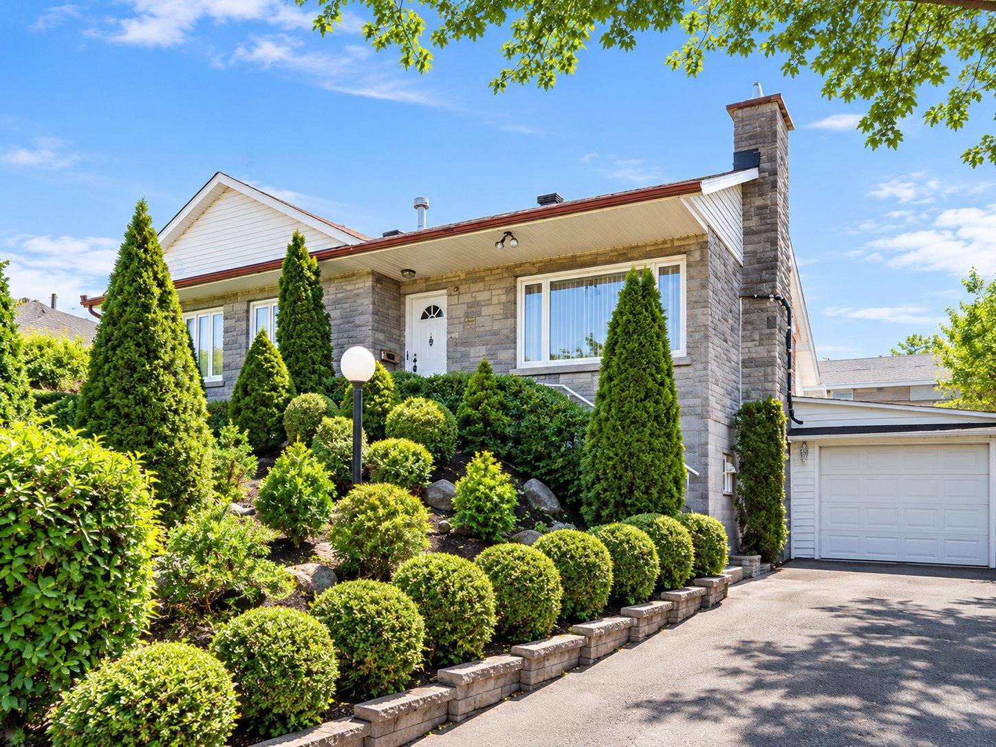 52 4e Avenue S. Montréal (Pierrefonds-Roxboro) Quebec Canada H8Y2M4 2