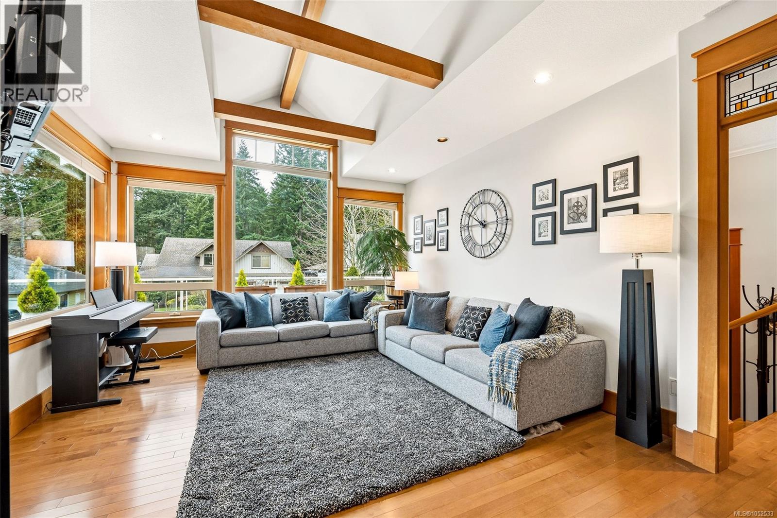 3676 Monterey Dr
