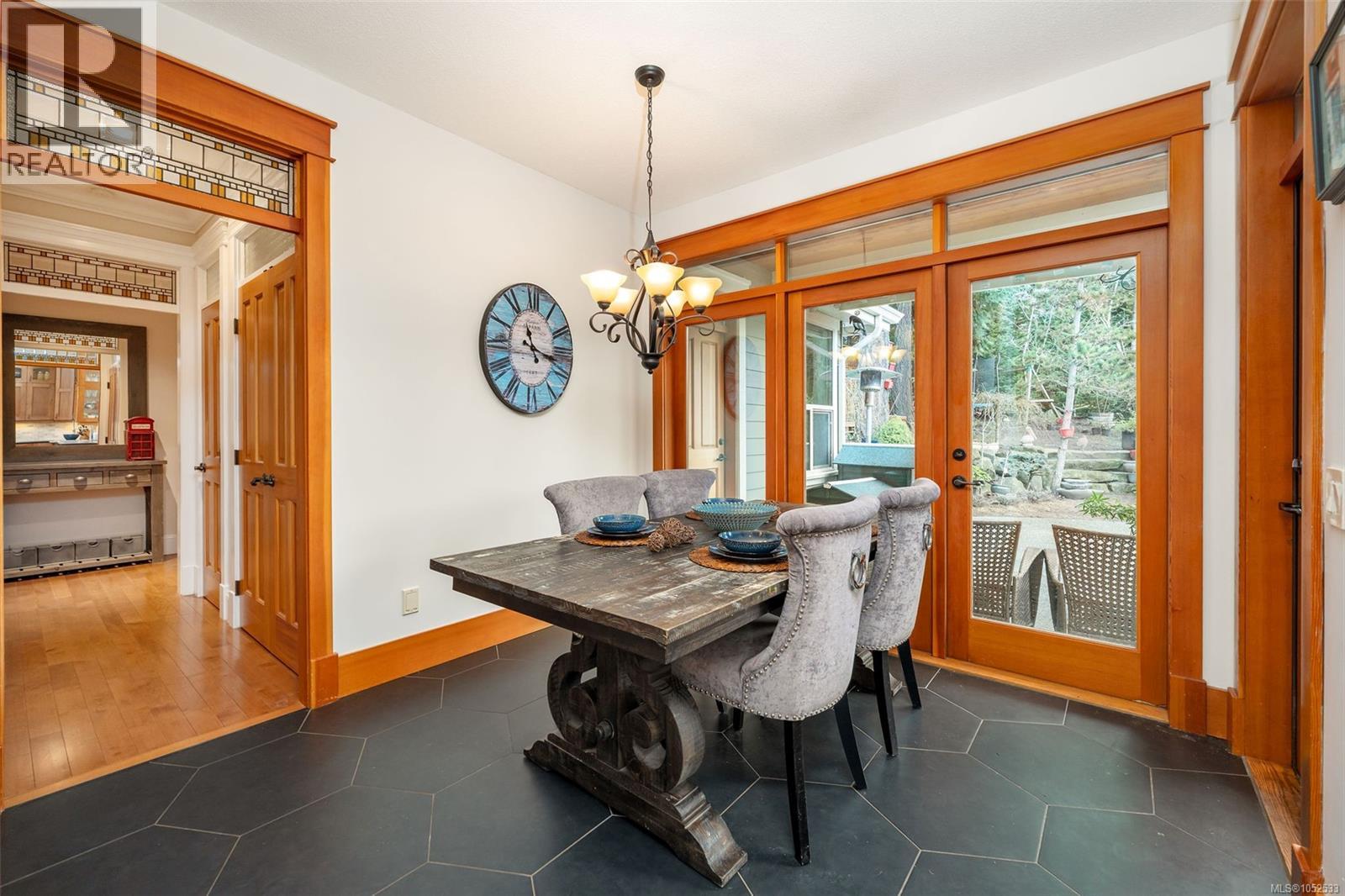 3676 Monterey Dr