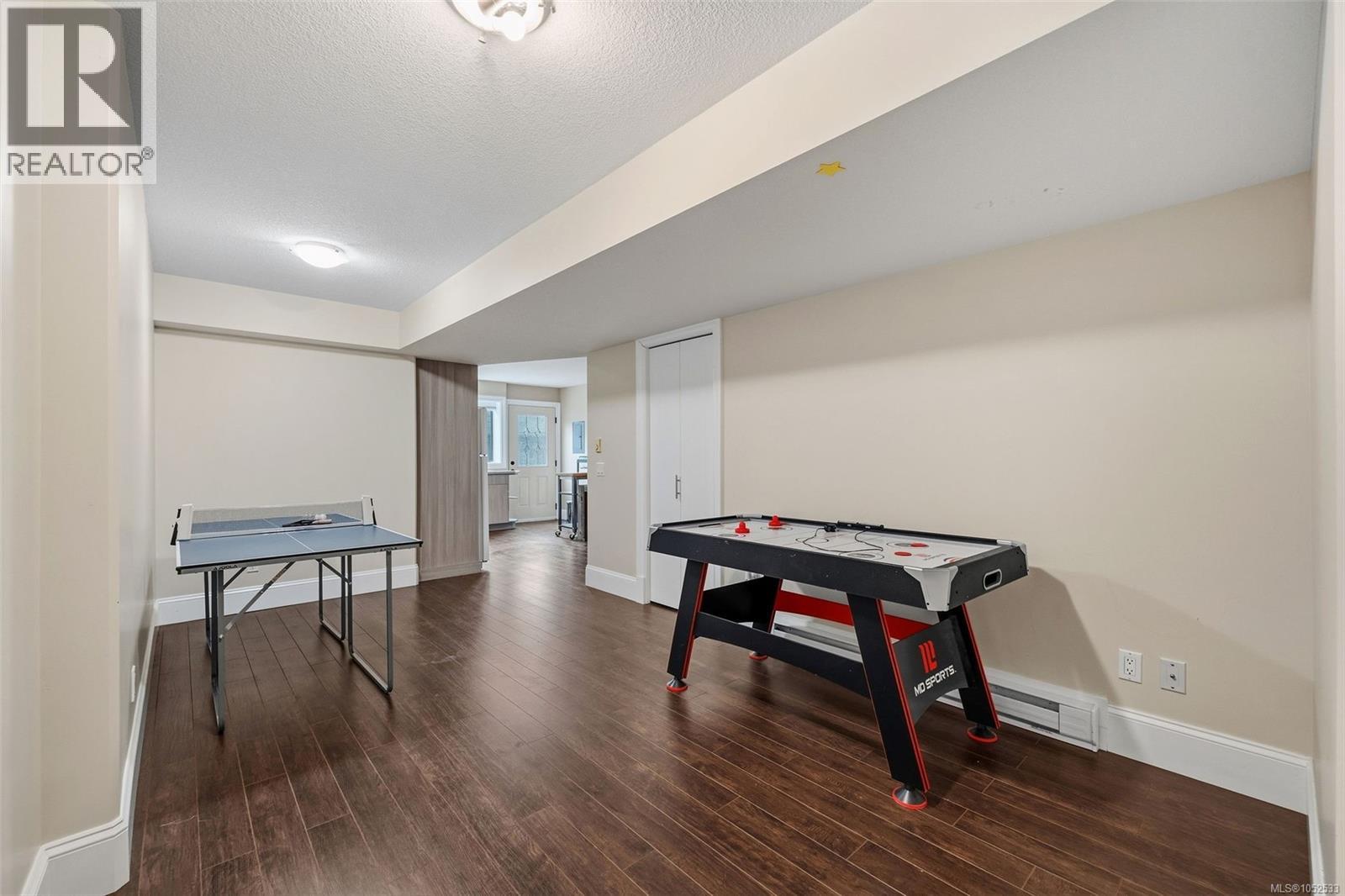 3676 Monterey Dr