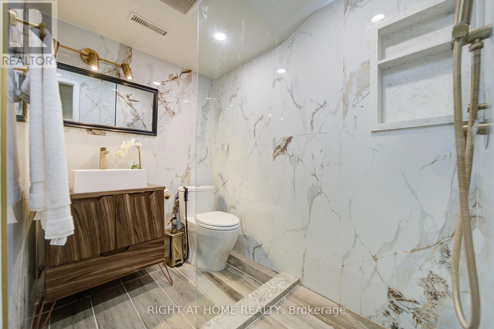 81 Old Colony Road, Richmond Hill, Ontario  L4E 3X2 - Photo 32 - N14084920