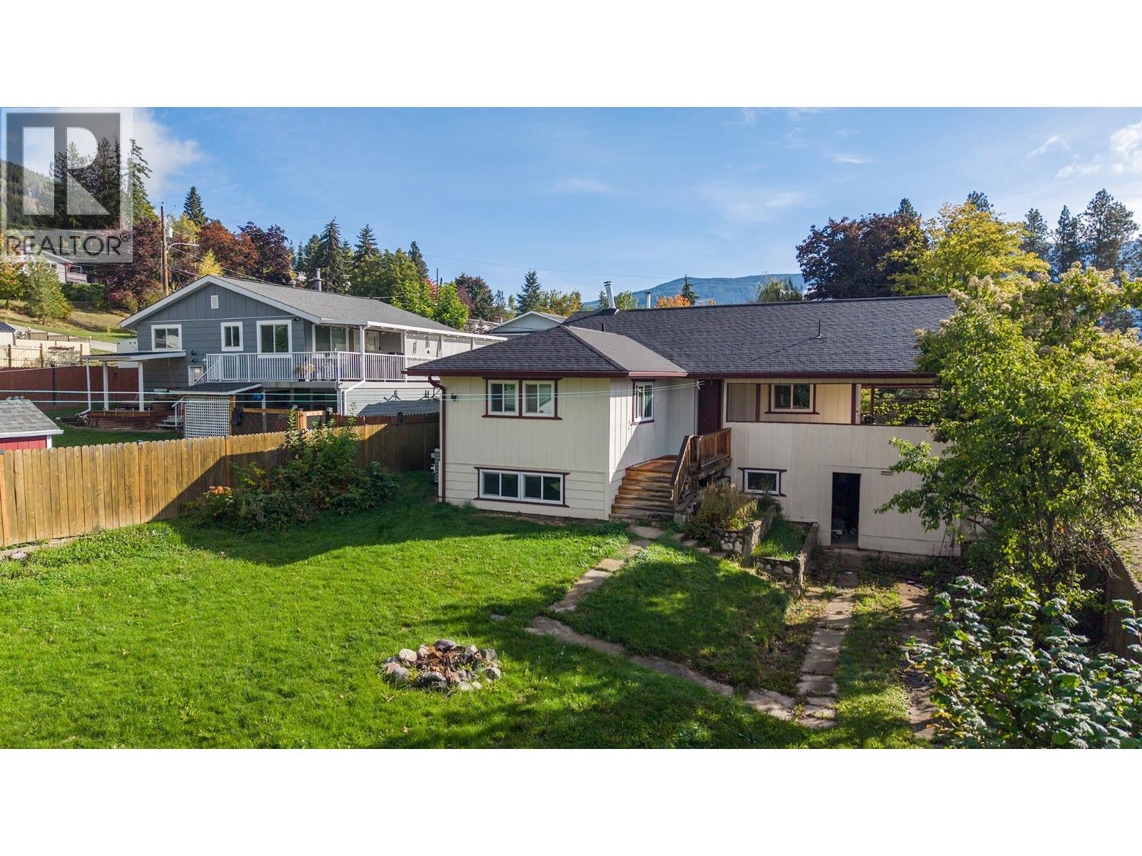 115 24th Avenue N, Creston, British Columbia