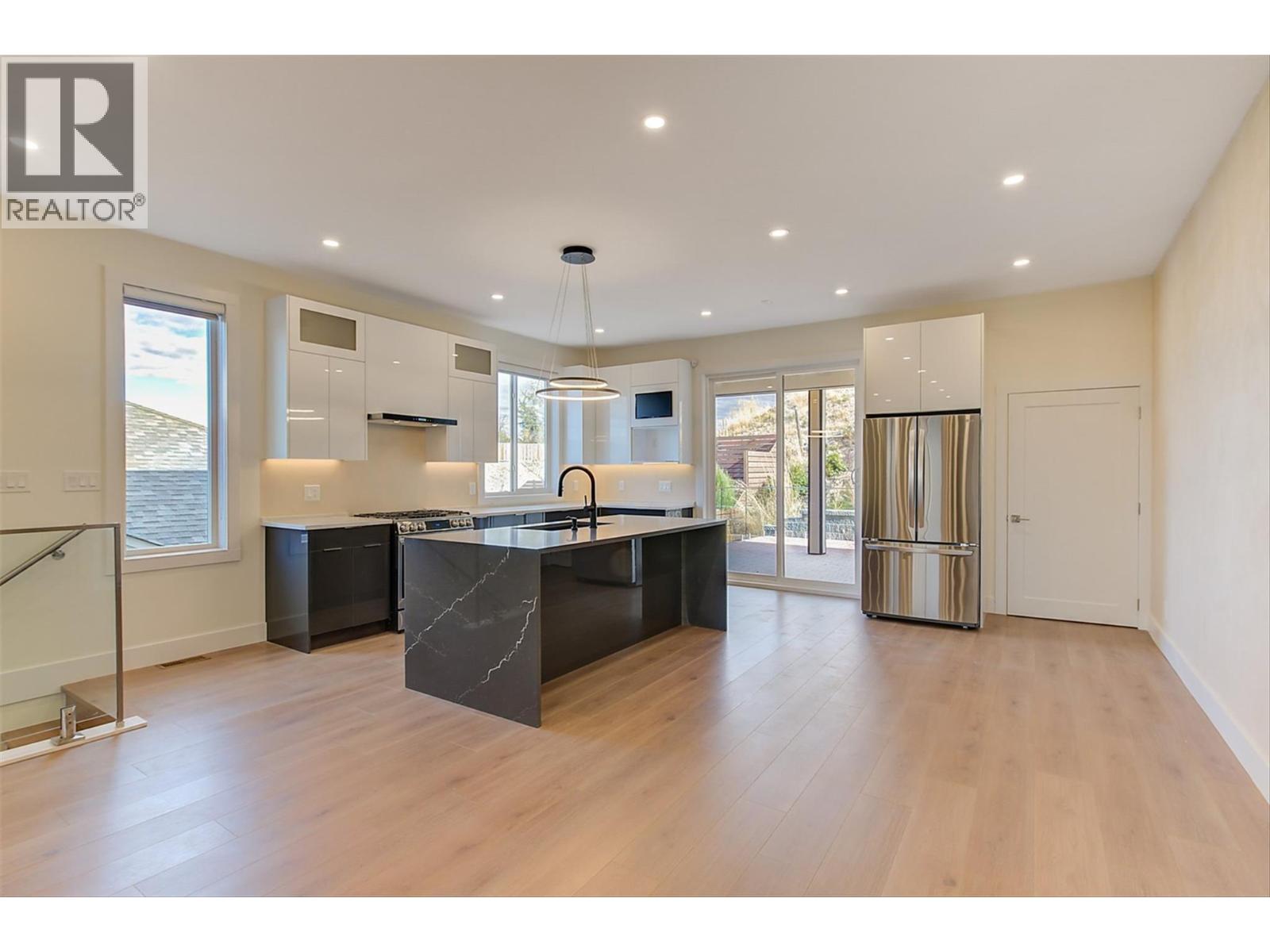 5084 Twinflower Crescent, Kelowna, British Columbia  V1W 5L8 - Photo 2 - 10403413