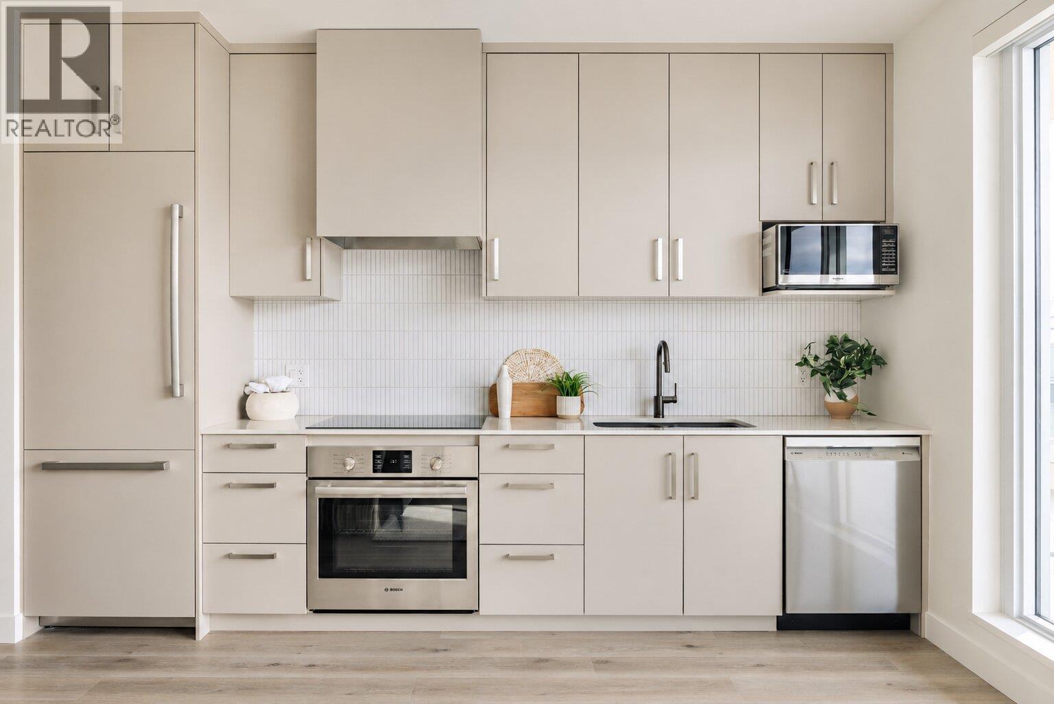 3300 Lakeshore Road Unit# 615, Kelowna, British Columbia
