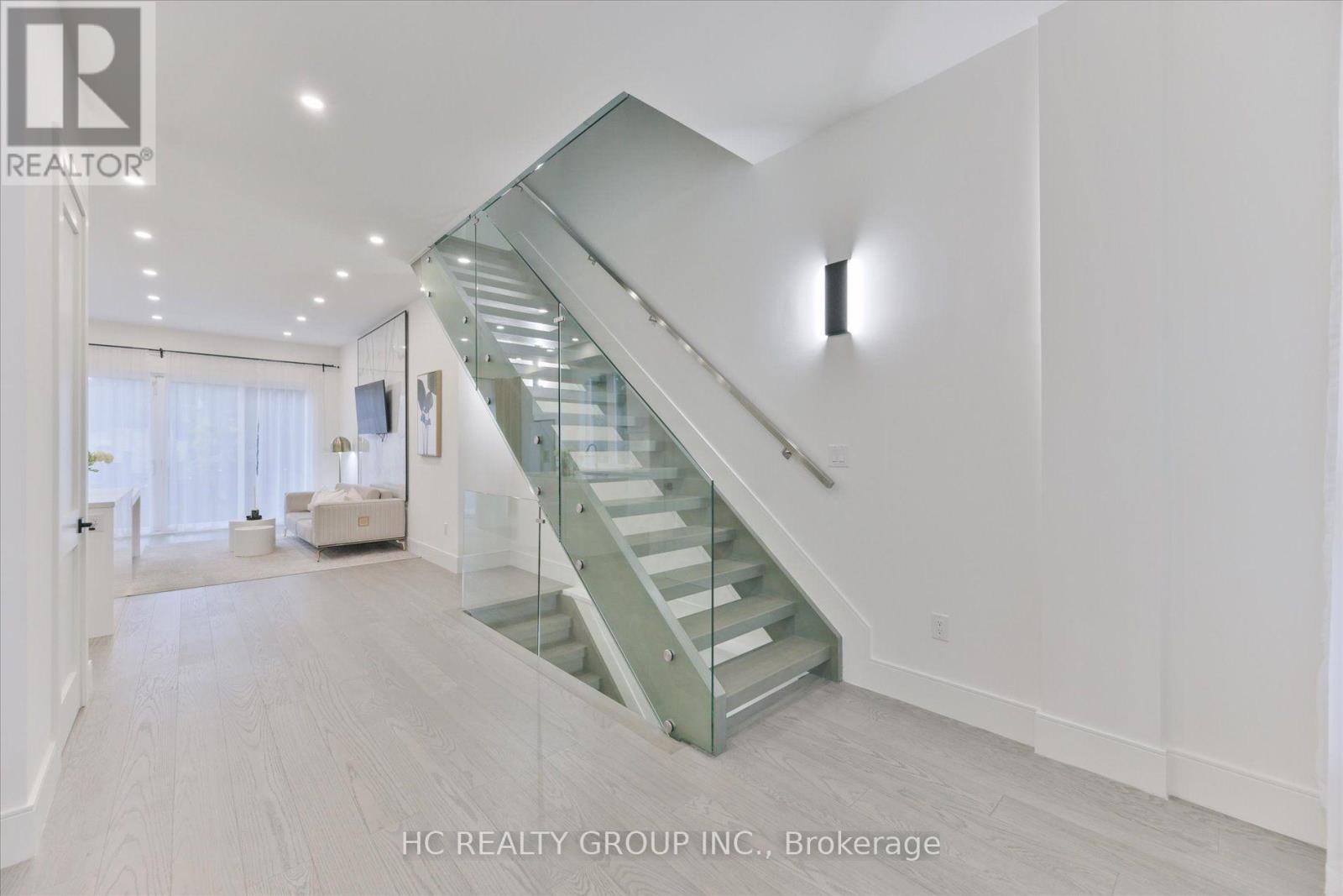 78 Greendale Avenue, Toronto, Ontario  M6N 4P6 - Photo 8 - W14089874