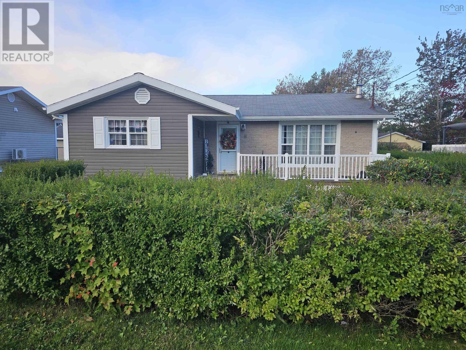 8 Stacey Avenue, North Sydney, Nova Scotia