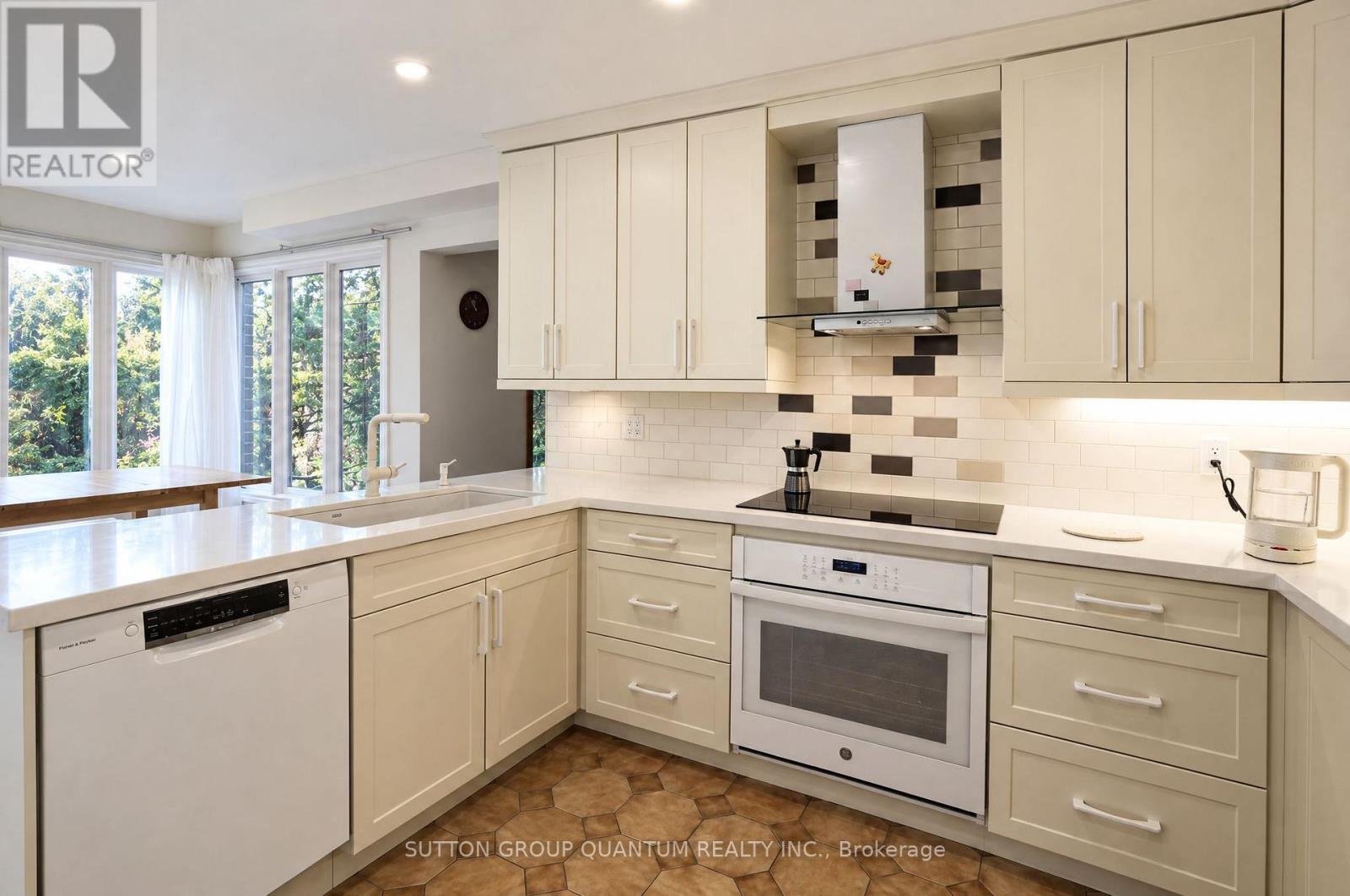 5254 Charnwood Crescent, Mississauga, Ontario  L5M 2J9 - Photo 6 - W14090382