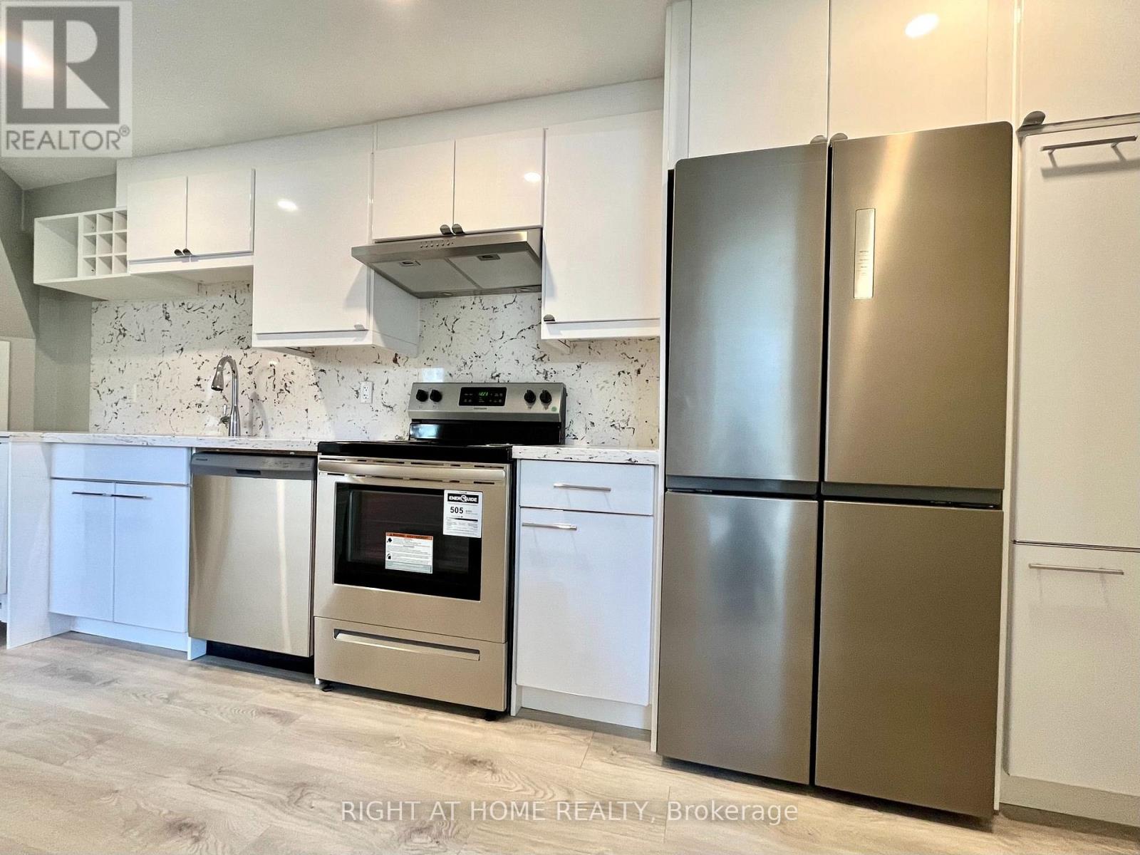 Lower - 918 Oasis Drive, Mississauga, Ontario  L5V 0C7 - Photo 4 - W14090396