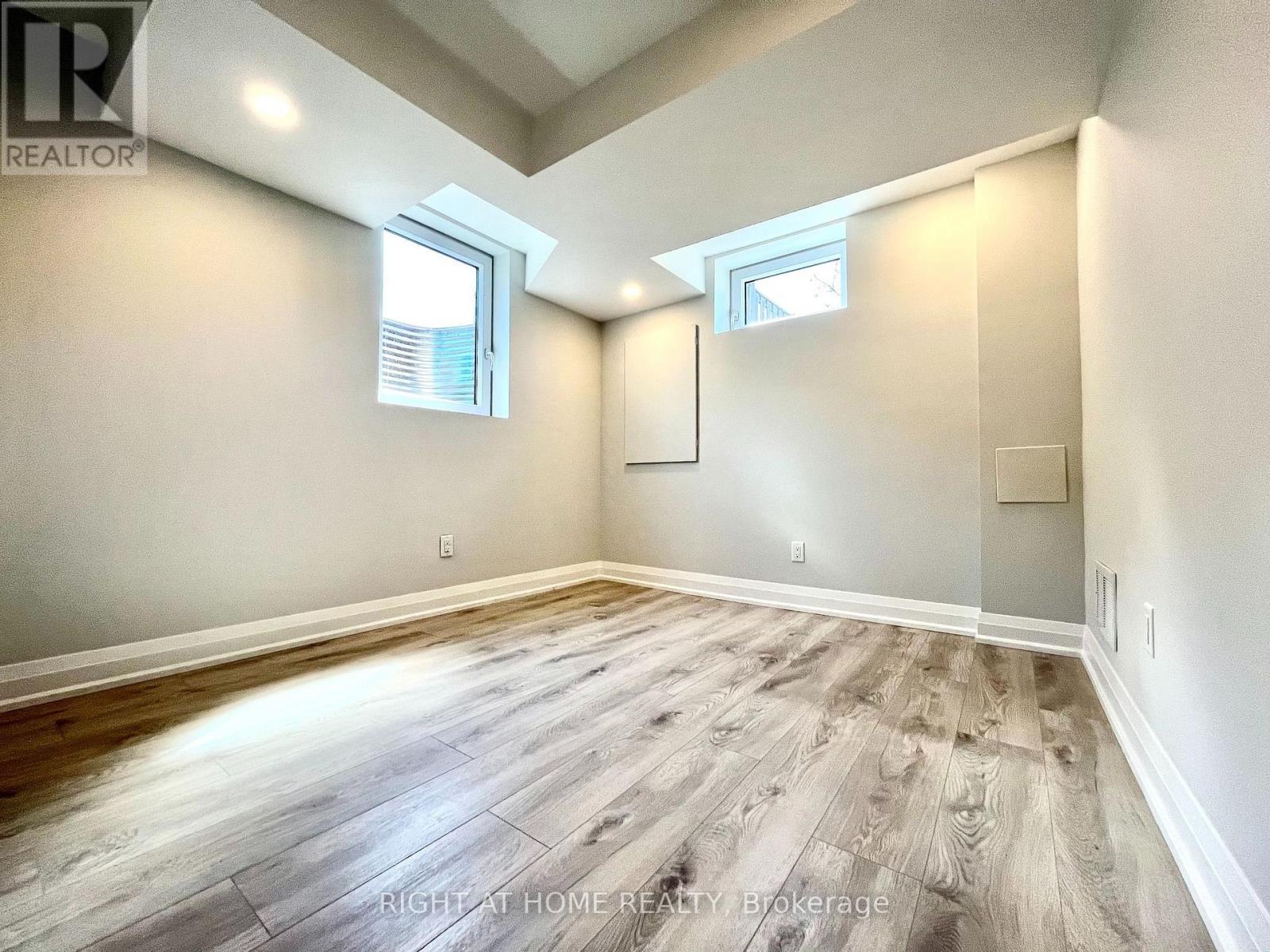 Lower - 918 Oasis Drive, Mississauga, Ontario  L5V 0C7 - Photo 8 - W14090396
