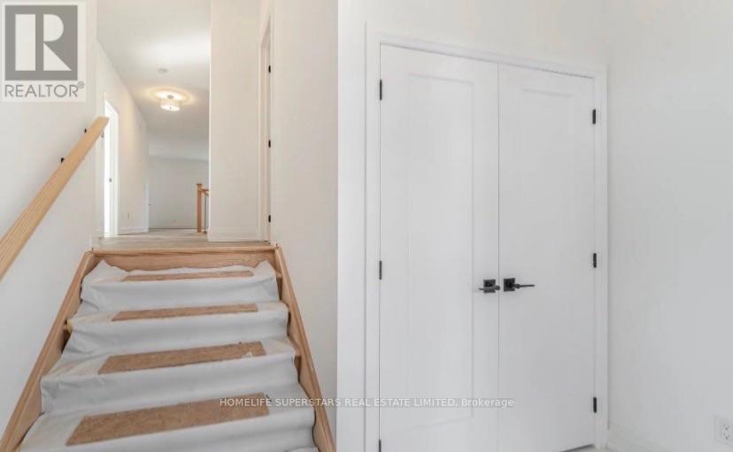 8 Santa Barbra Lane, Halton Hills, Ontario  L7G 0P7 - Photo 6 - W14090462