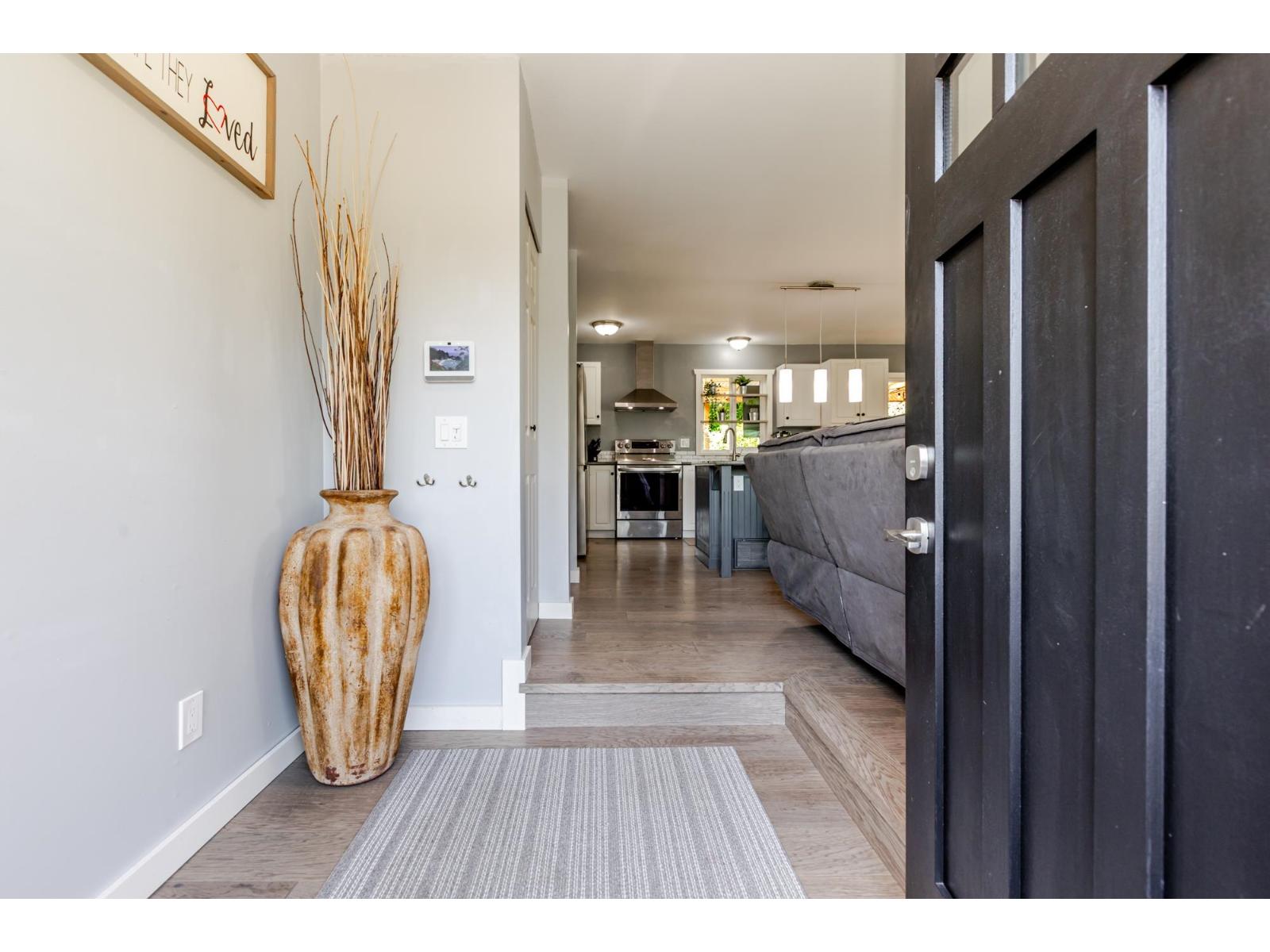 17081 60a Avenue, Surrey, British Columbia  V3S 6A7 - Photo 5 - R3176140