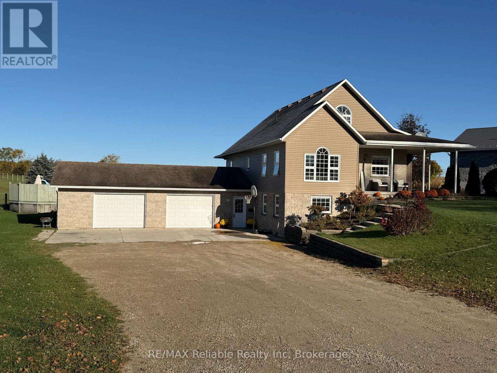 69 Queen Street, Morris Turnberry, Ontario  N0G 1G0 - Photo 2 - X13727468