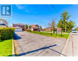 56 CEDAR BRAE BOULEVARD, Toronto, Ontario