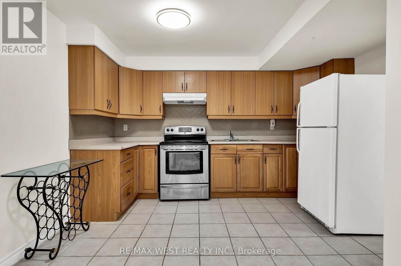 Bsmt - 131 Bernard Avenue, Richmond Hill (Devonsleigh), Ontario  L4C 9Z6 - Photo 5 - N14090498