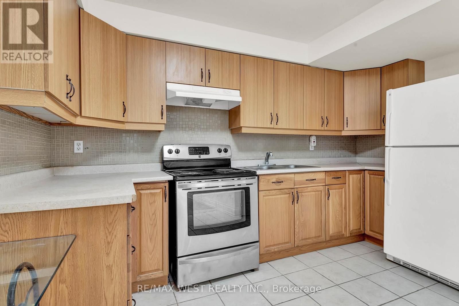 Bsmt - 131 Bernard Avenue, Richmond Hill (Devonsleigh), Ontario  L4C 9Z6 - Photo 6 - N14090498