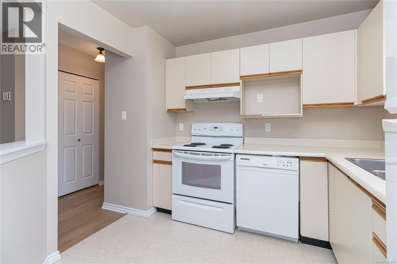 63 2070 Amelia Ave, Sidney, British Columbia  V8L 4X6 - Photo 17 - 1052346