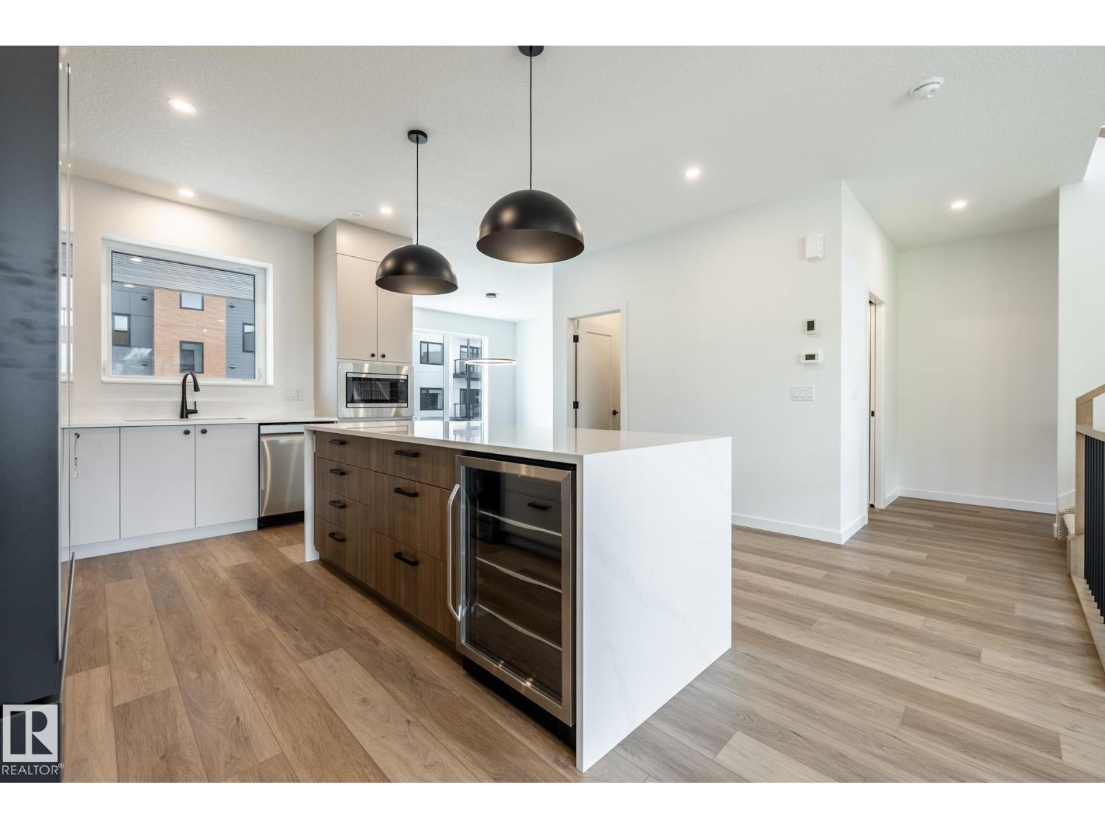 7443 May Common Nw Nw, Edmonton, Alberta  T6R 0X4 - Photo 12 - E4513375