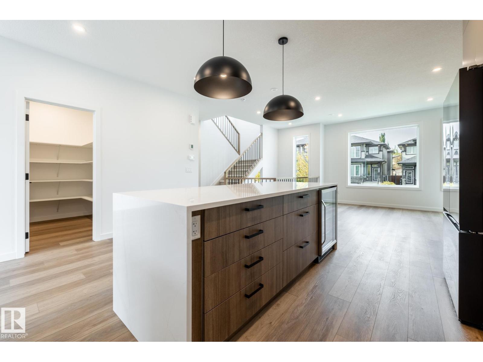 7443 May Common Nw Nw, Edmonton, Alberta  T6R 0X4 - Photo 16 - E4513375