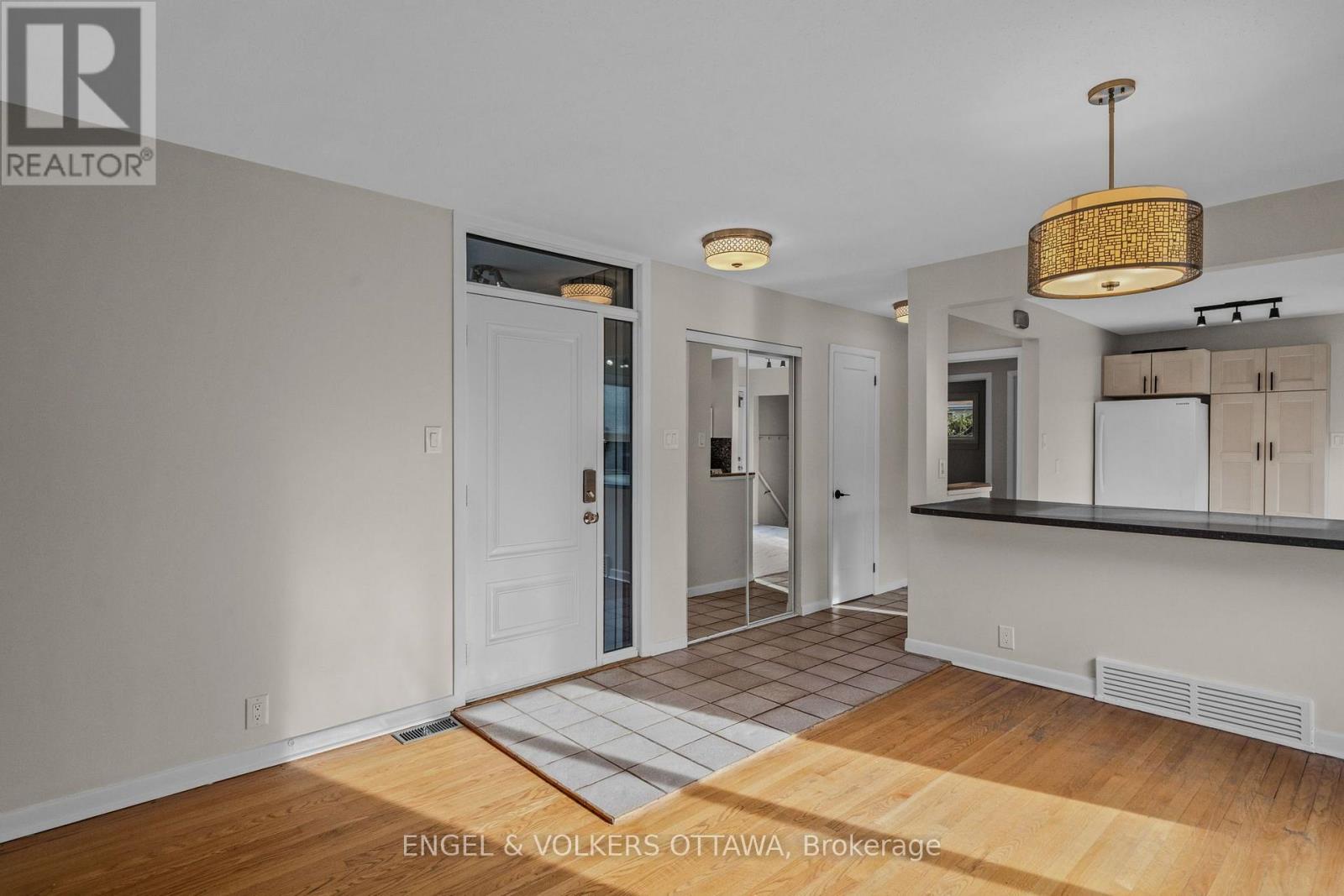 50 Solva Drive, Ottawa, Ontario  K2H 5R5 - Photo 6 - X14090560