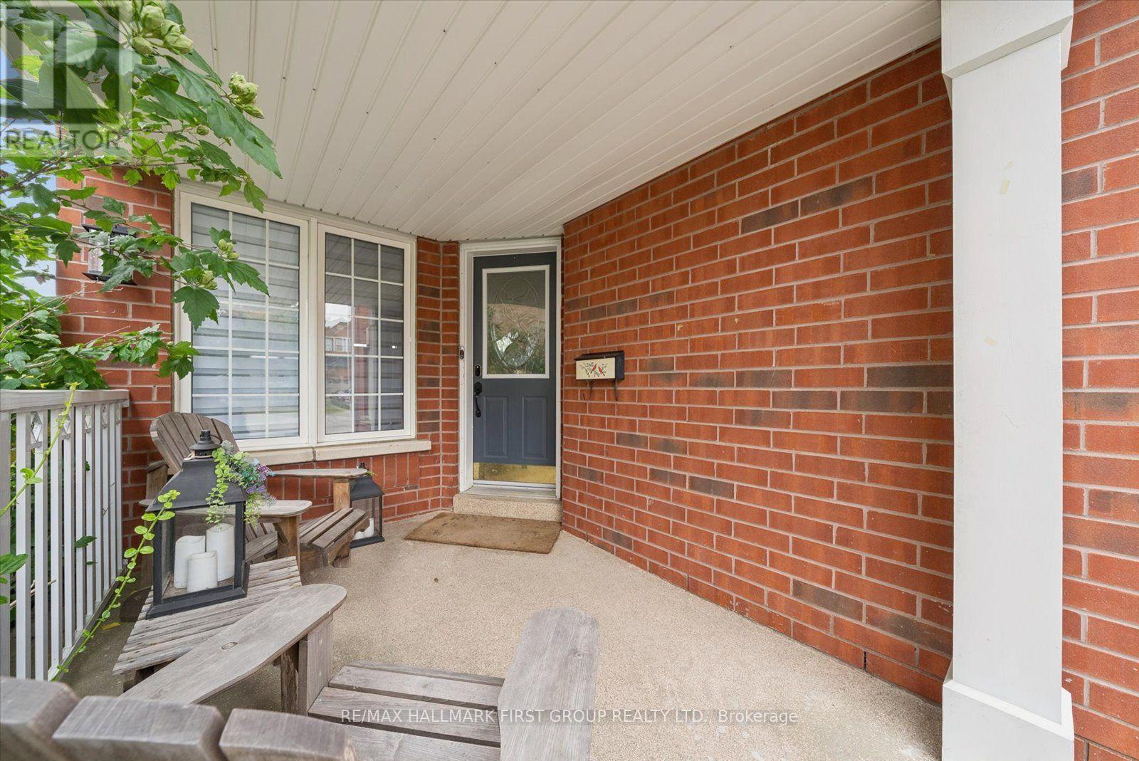 23 Telegraph Drive, Whitby, Ontario  L1P 1S2 - Photo 2 - E14090534