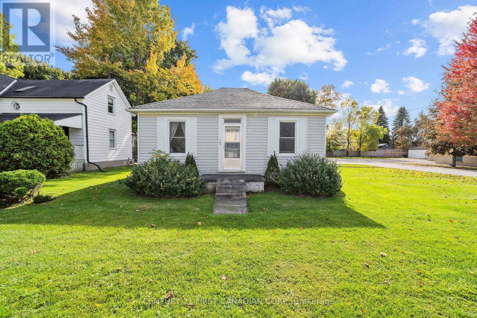 163 George Street, North Middlesex, Ontario  N0M 1A0 - Photo 2 - X14030854