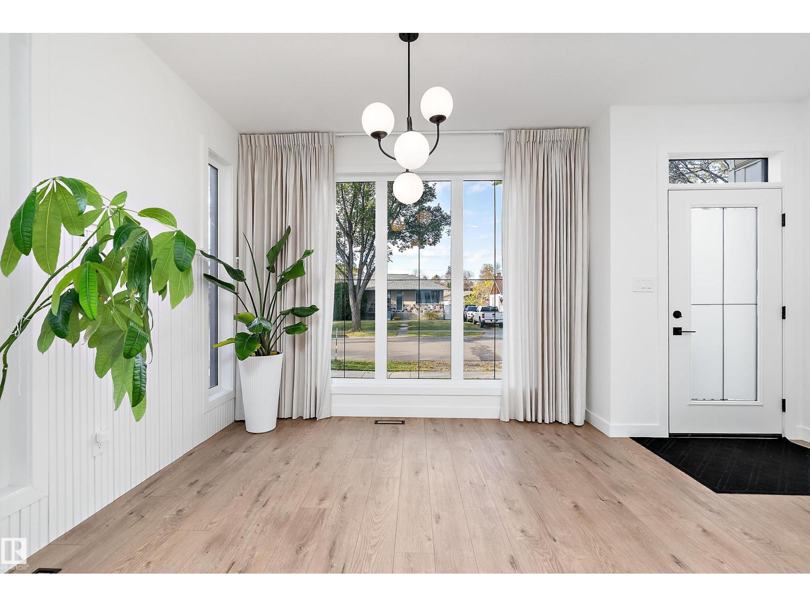 9727 153 ST NW Edmonton Alberta Canada T5P2A4 4